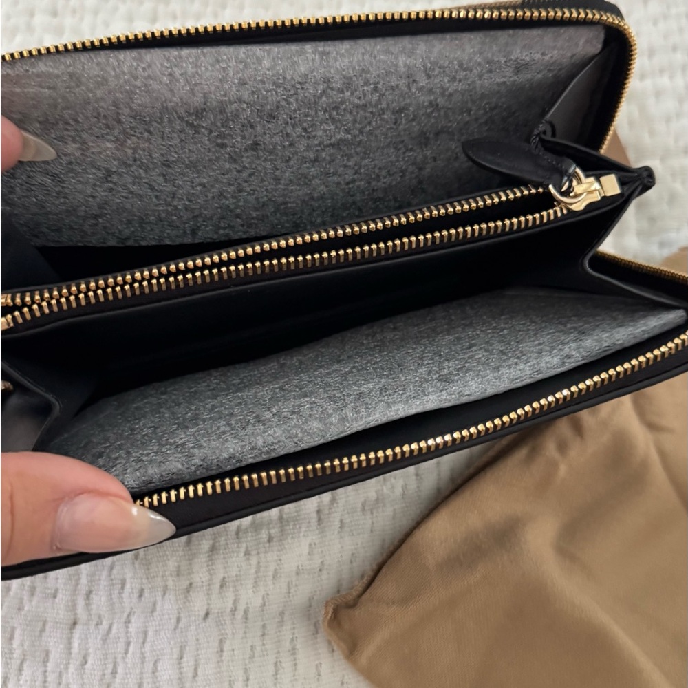 Burberry Black and Tan Check Wallet - Picture 4 of 9